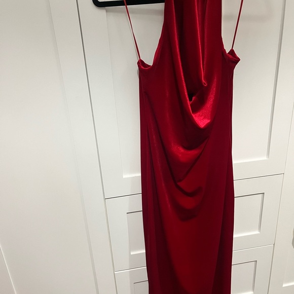 Elegant Red Women's Dress - Picture 3 of 3